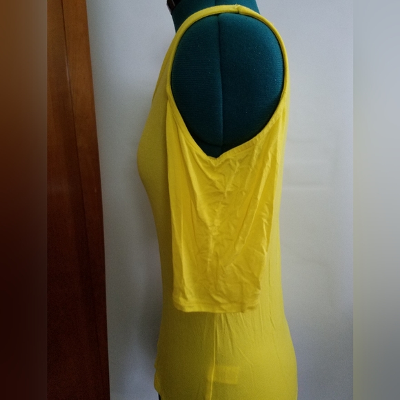 Like new Venus Cold Shoulder Top, Size Small - Picture 4 of 6